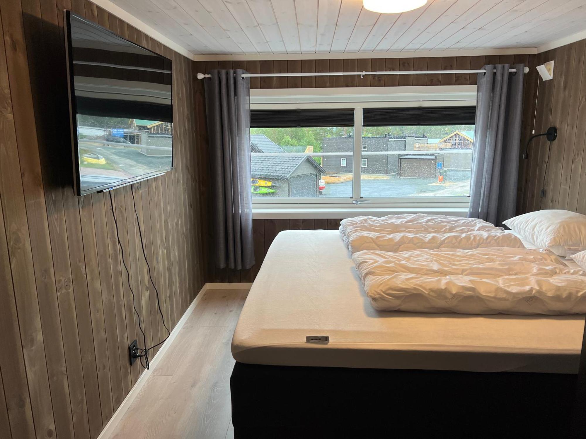 Naer Vannet, Jacuzzi Og Sauna Semesterbostad